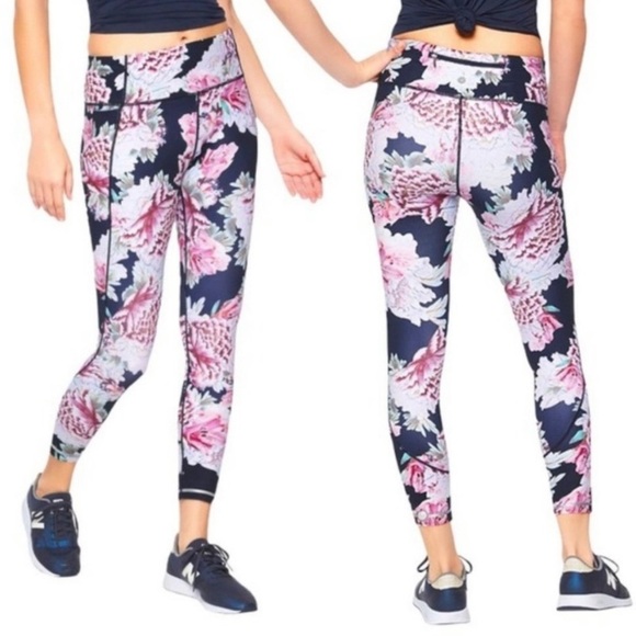 Athleta Pants - ATHLETA Run Free Garden Party 7/8 Leggings Pants Running Yoga Size: MT